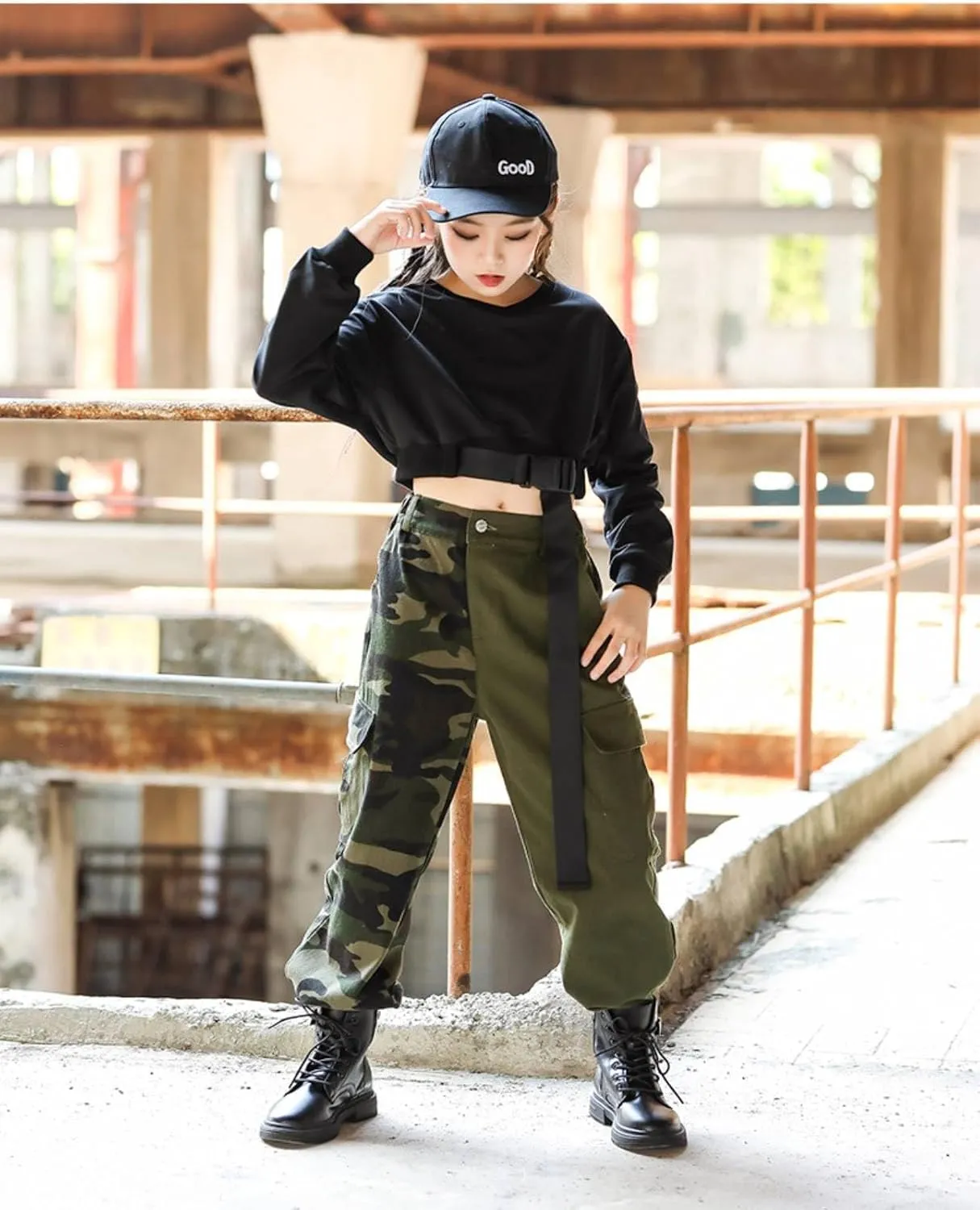 Rolanko Girls Cargo Pants for Kids Loose Streetwear Hip Hop Dance Cotton Cargo Jogger Pants for Kids 4-15 Years