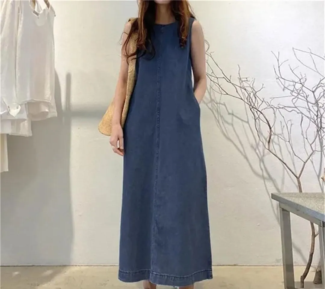 Women's Sleeveless Denim Long Dress Fashionable Round Neck Sleeveless Pocket Denim Skirt