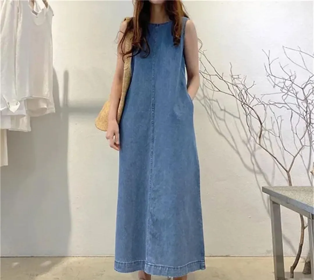 Women's Sleeveless Denim Long Dress Fashionable Round Neck Sleeveless Pocket Denim Skirt